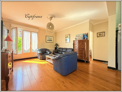 Maison - 185 m² - 8 pièces