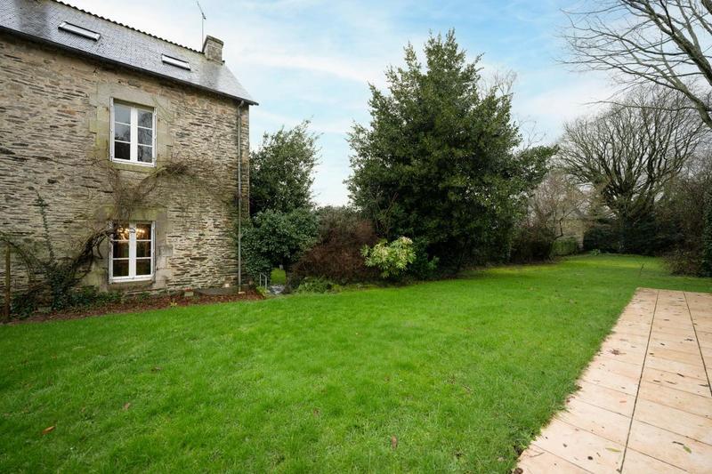 Maison - 225 m² - 6 pièces