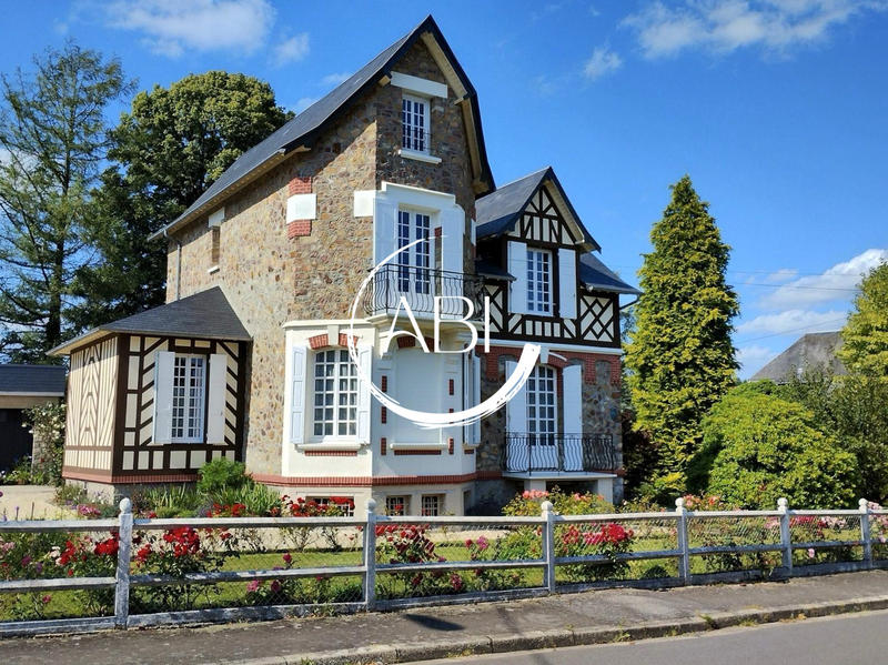 Manoir - 170 m² - 11 pièces