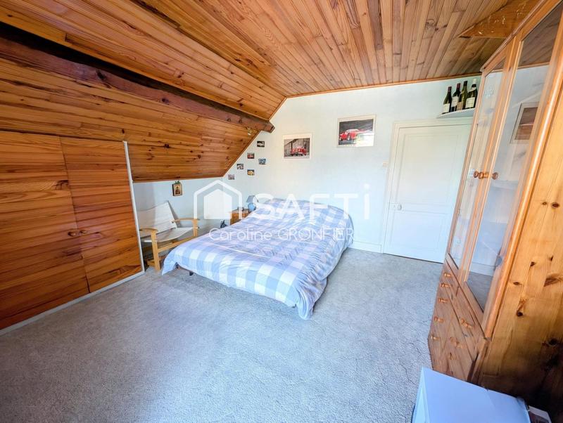 Maison - 208 m² - 10 pièces