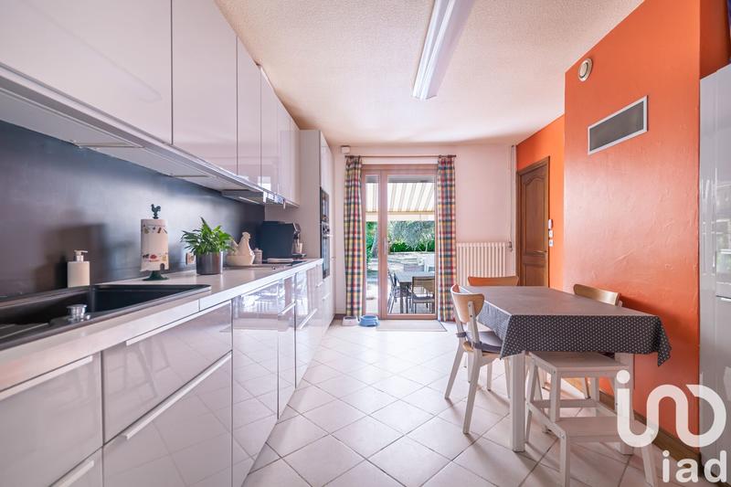 Maison - 182 m² - 9 pièces