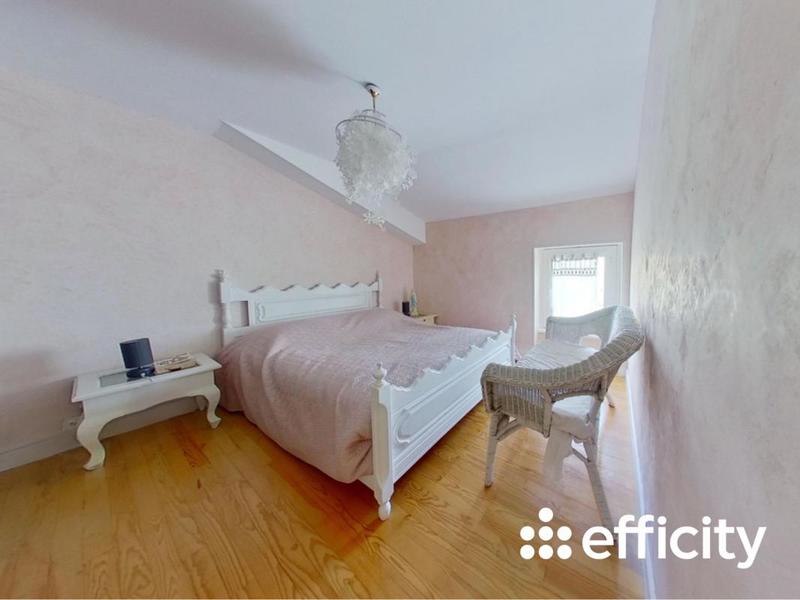 Maison - 170 m² - 7 pièces