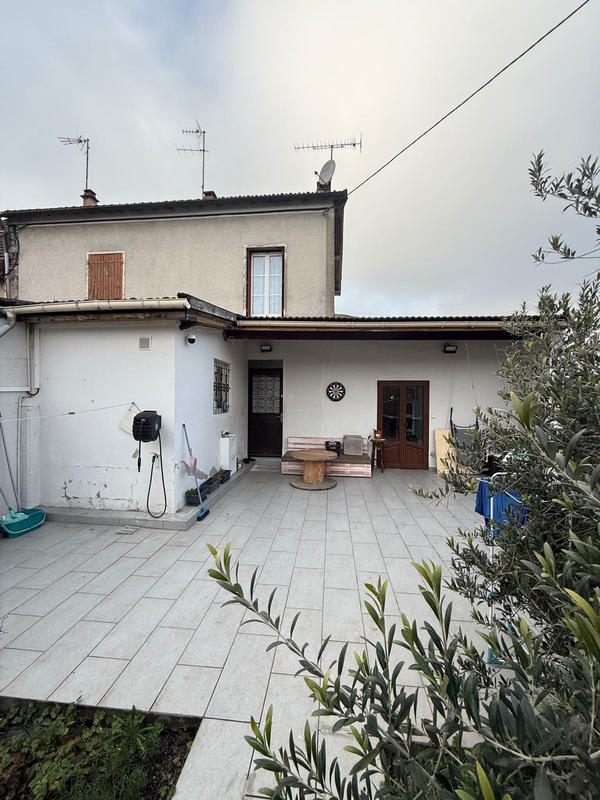 Maison - 96 m² - 4 pièces