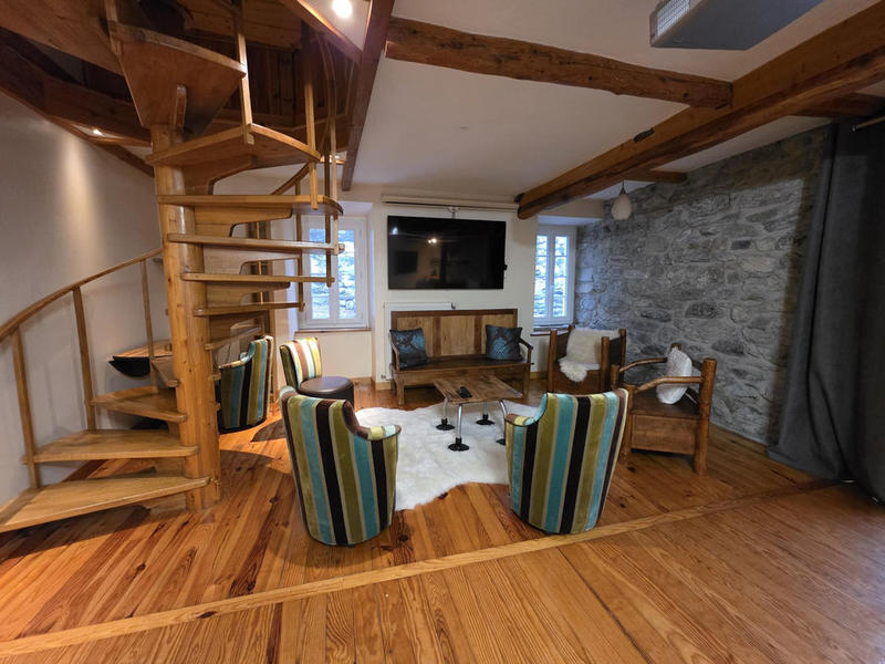 Maison ancienne - 280 m² - 10 pièces