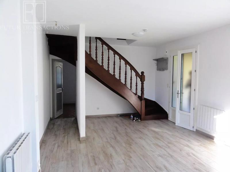 Maison - 233 m² - 12 pièces