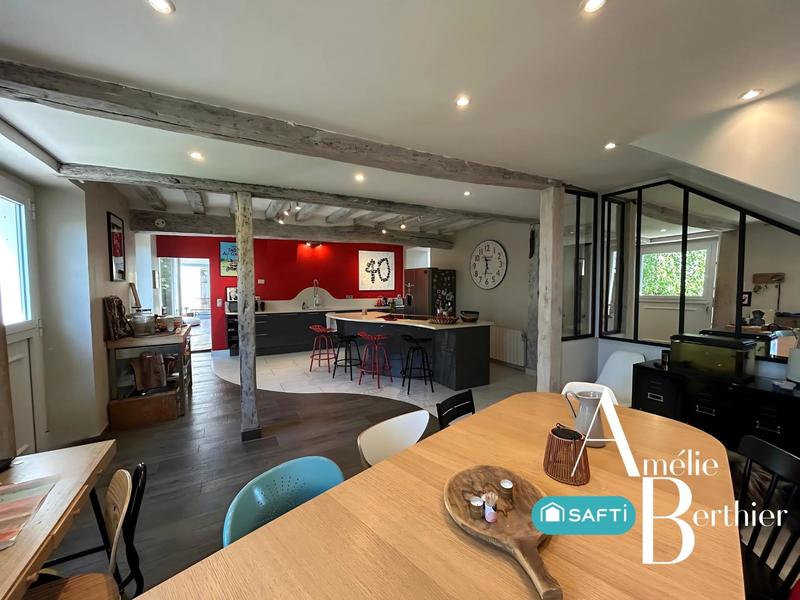 Maison - 200 m² - 8 pièces