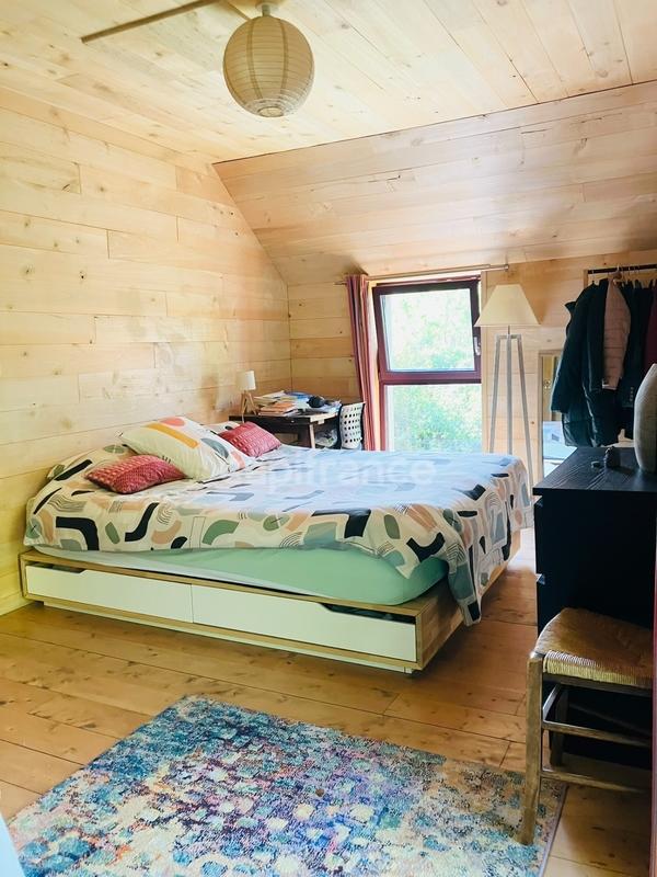 Maison de bois - 140 m² - 9 pièces