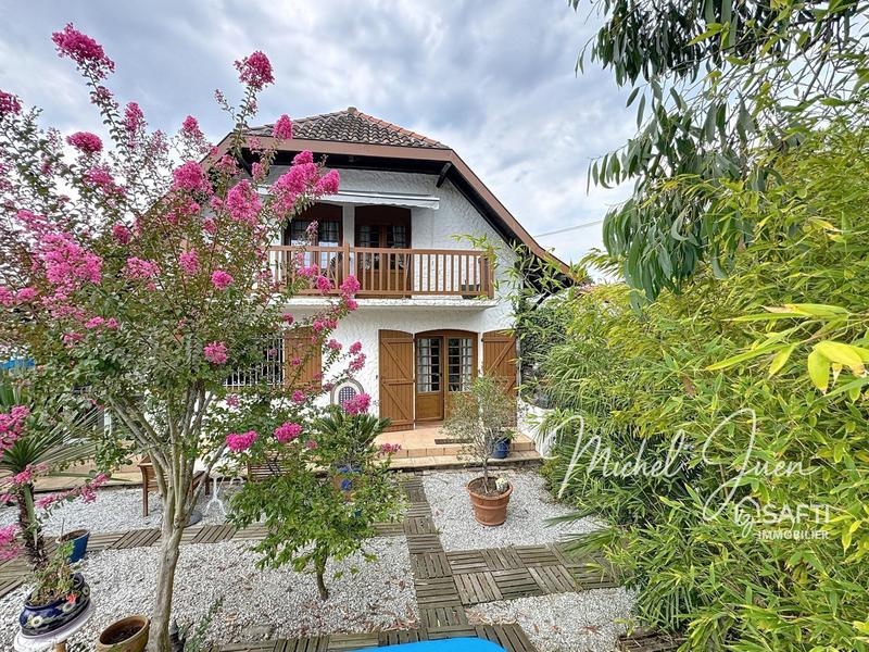 Maison - 232 m² - 6 pièces