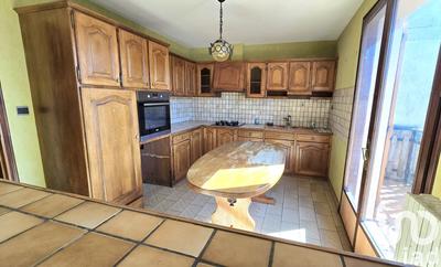 Maison - 170 m² - 9 pièces