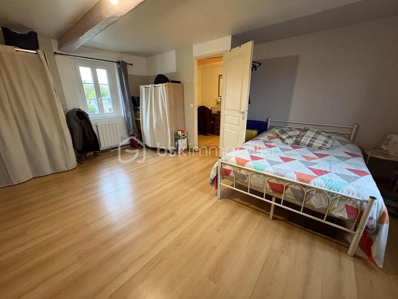 Maison - 248 m² - 10 pièces