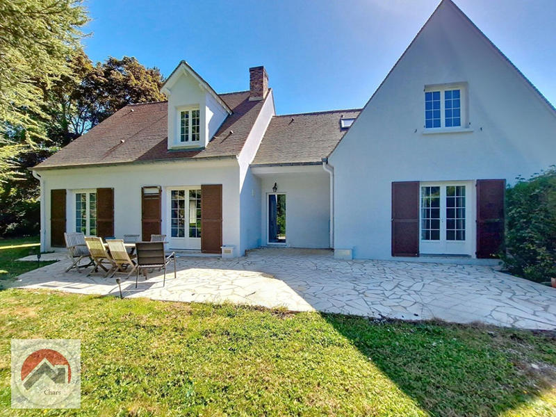 Maison - 230 m² - 7 pièces