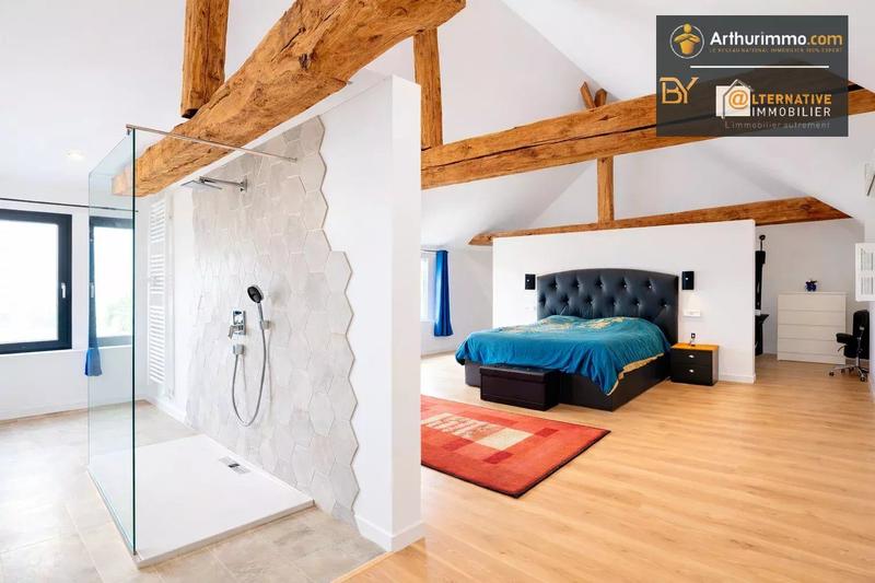 Maison - 258 m² - 10 pièces