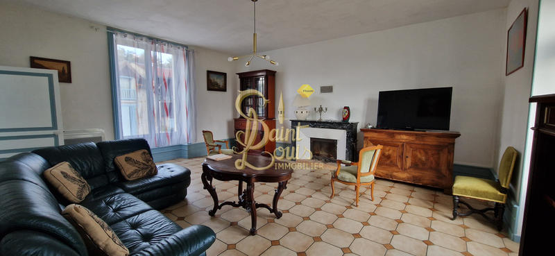 Maison - 237 m² - 7 pièces