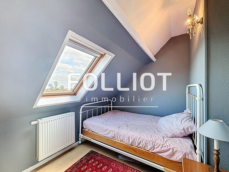 Maison - 246 m² - 11 pièces