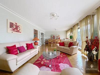 Appartement - 93 m² - 4 pièces