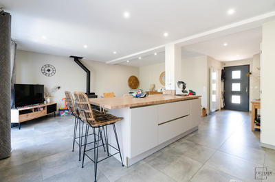 Maison - 93 m² - 4 pièces