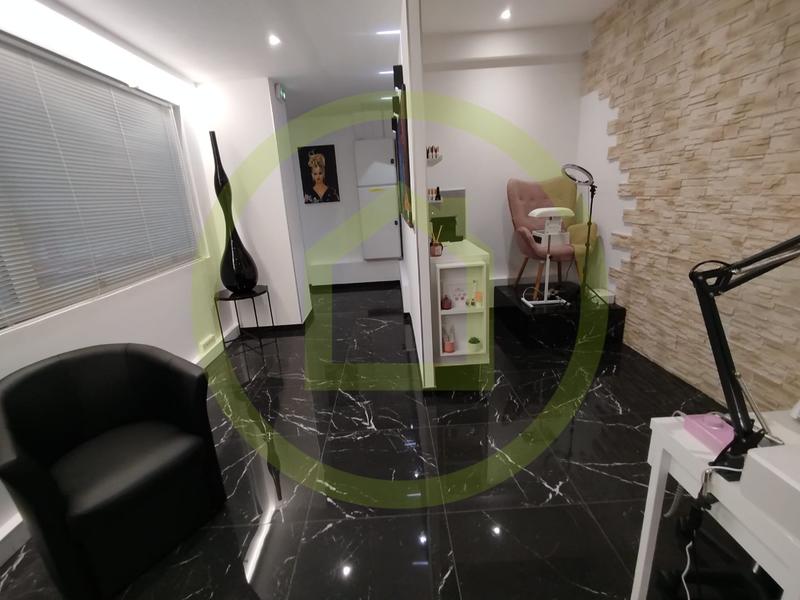 Fonds de commerce - Local d'activité / Entrepôt - 147 m²