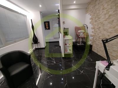 Fonds de commerce - Local d'activité / Entrepôt - 147 m²