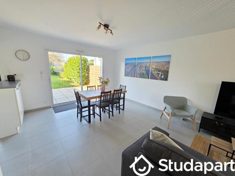 Maison - 90 m² - 5 pièces