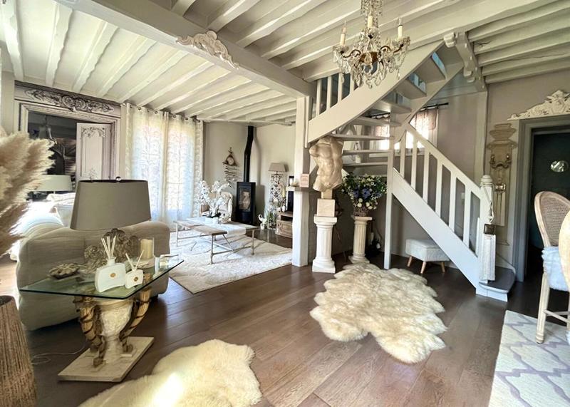 Maison - 260 m² - 8 pièces