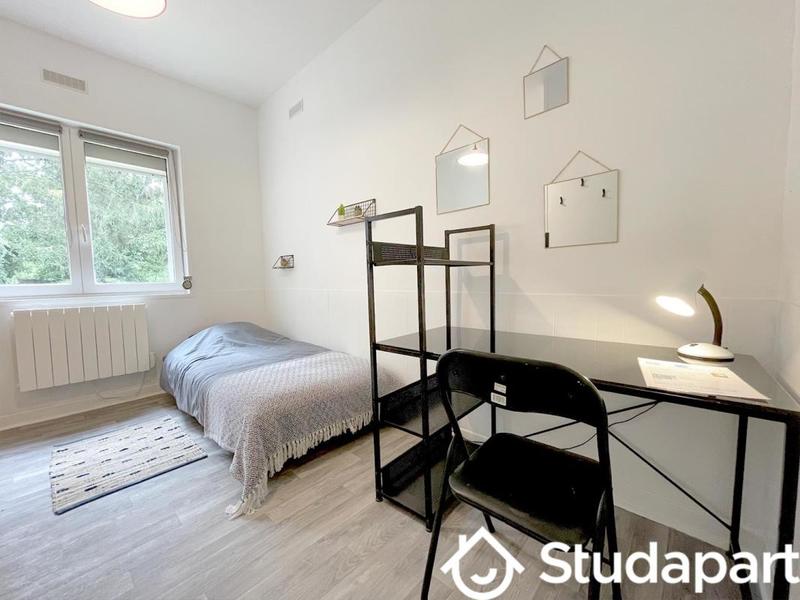 Chambre - 10 m² - 1 pièce