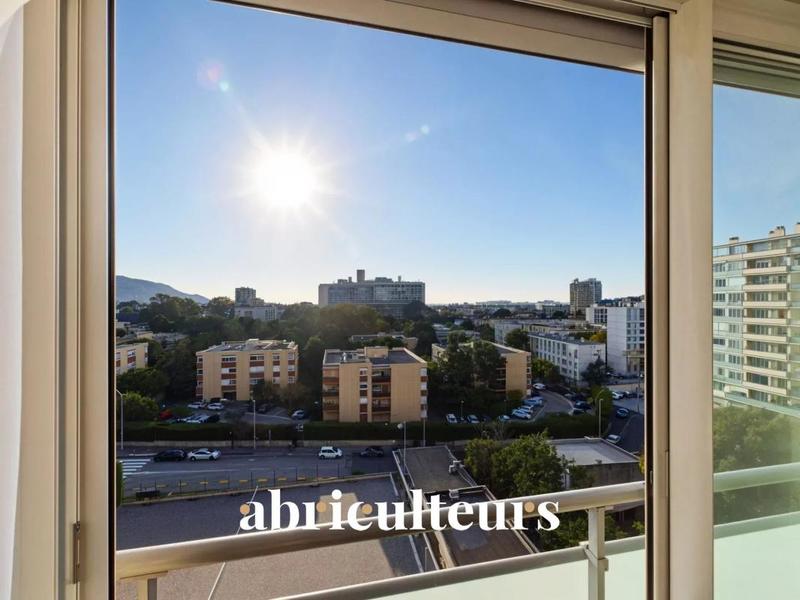 Appartement - 65 m² - 4 pièces