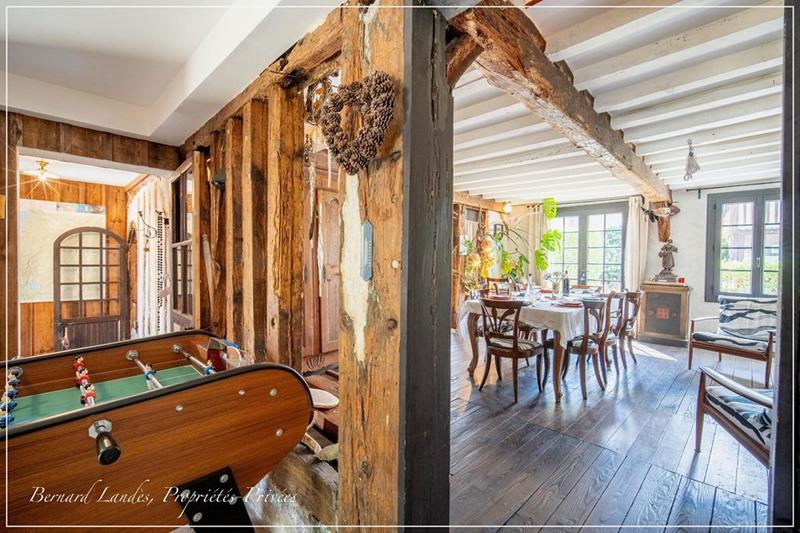 Maison - 218 m² - 9 pièces