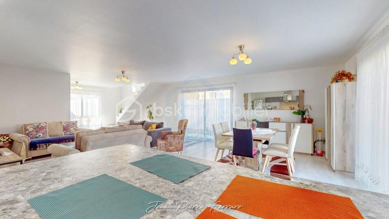 Maison - 137 m² - 4 pièces