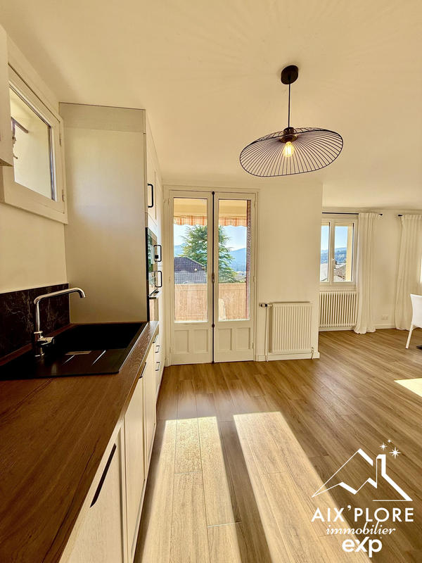 Maison traditionnelle - 121 m² - 6 pièces