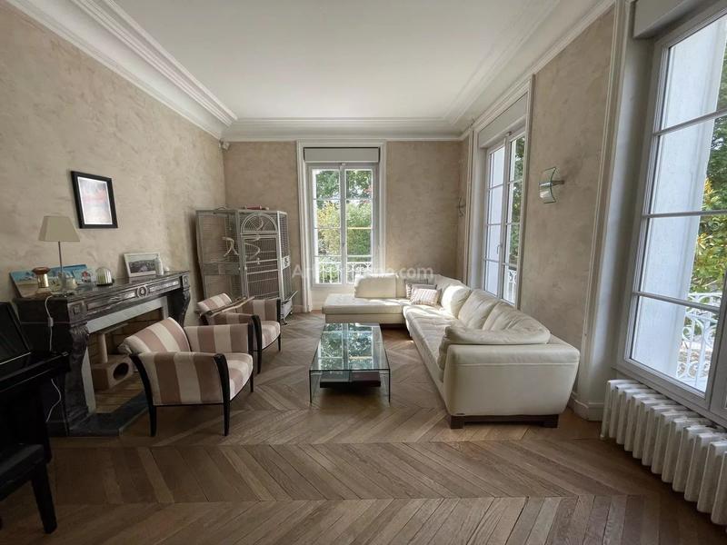 Maison - 350 m² - 12 pièces