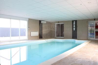 Pavillon - 225 m² - 9 pièces