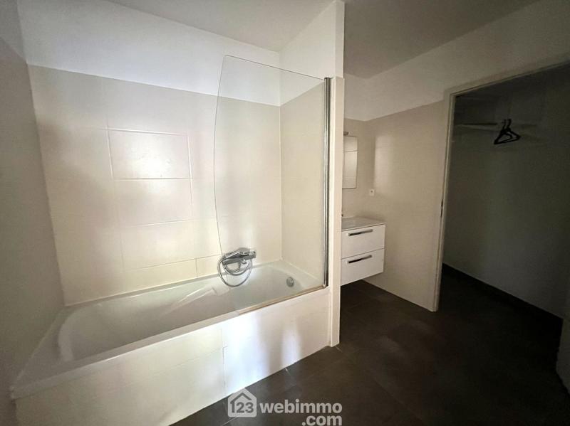 Appartement - 81 m² - 3 pièces