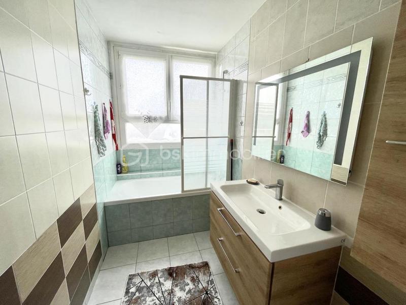 Appartement - 81 m² - 4 pièces