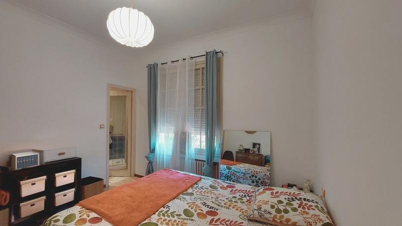 Propriété - 200 m² - 7 pièces