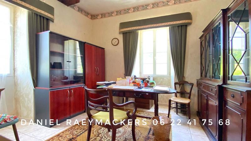 Maison - 300 m² - 11 pièces