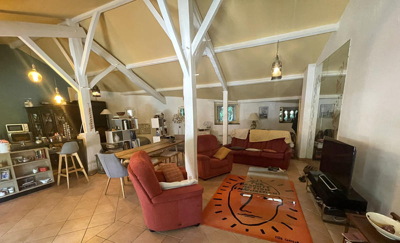 Maison - 220 m² - 6 pièces