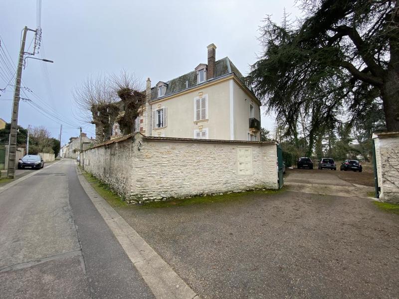 Appartement ancien - 76 m² - 3 pièces