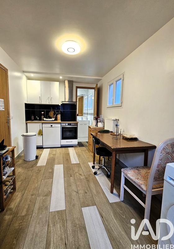 Maison - 141 m² - 9 pièces