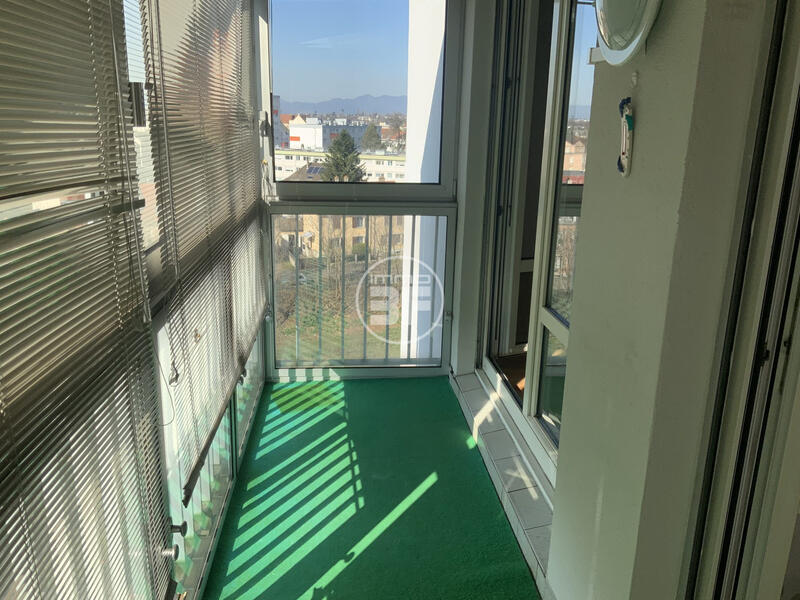 Appartement - 100 m² - 4 pièces