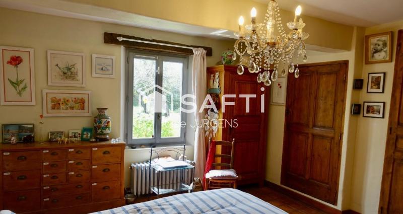 Maison - 270 m² - 9 pièces