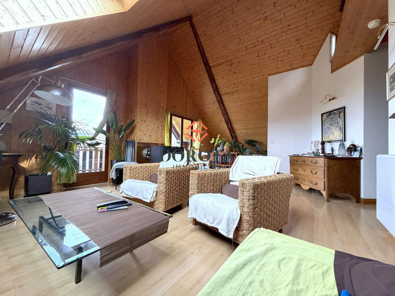 Maison - 163 m² - 7 pièces