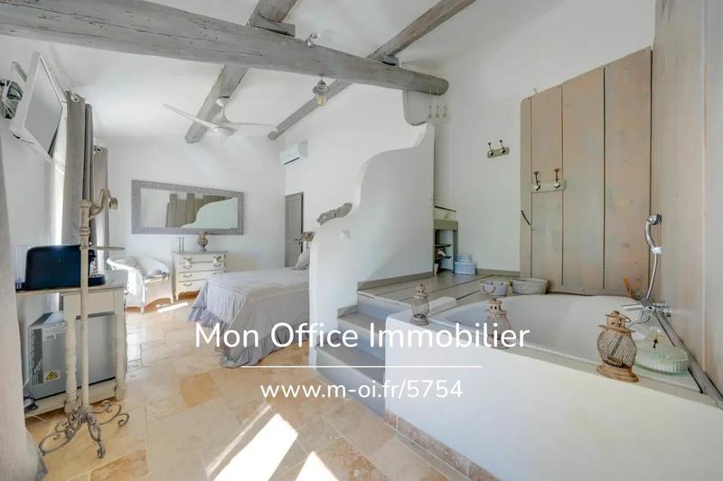 Demeure - 300 m² - 9 pièces