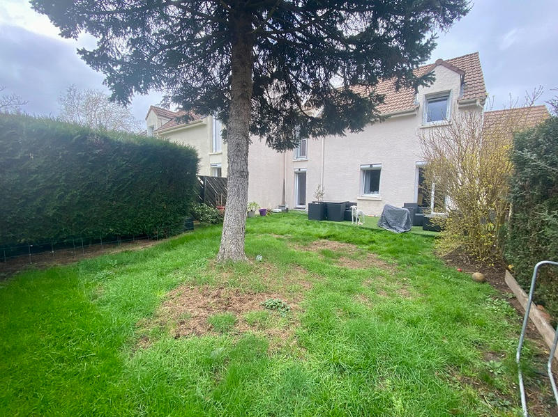 Maison - 95 m² - 5 pièces
