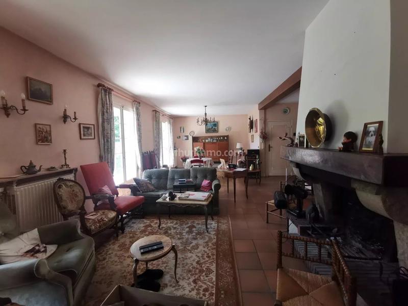 Maison - 177 m² - 9 pièces