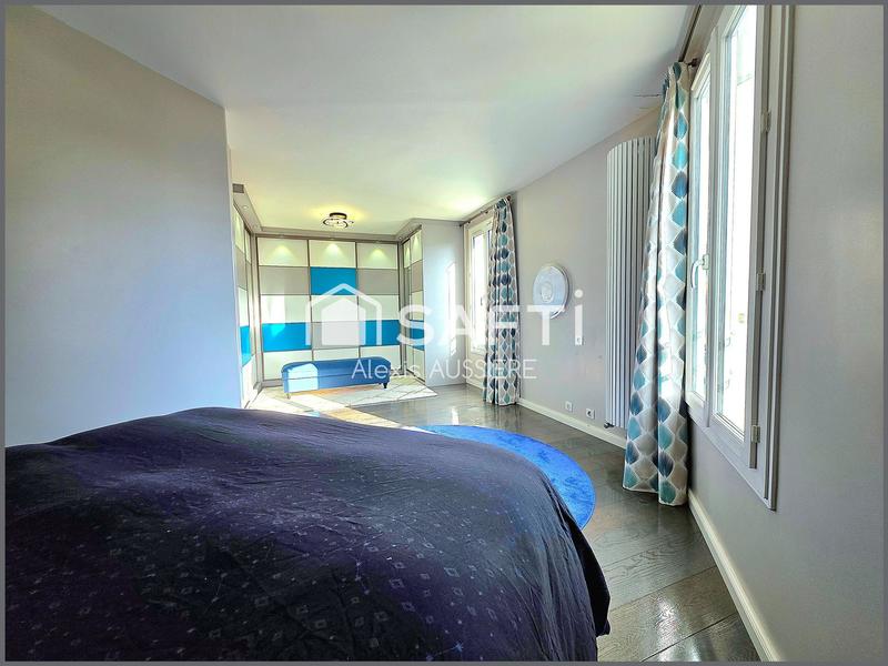 Maison - 214 m² - 6 pièces