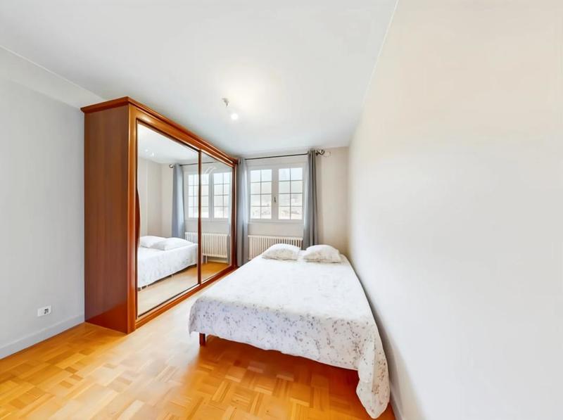 Maison - 180 m² - 7 pièces