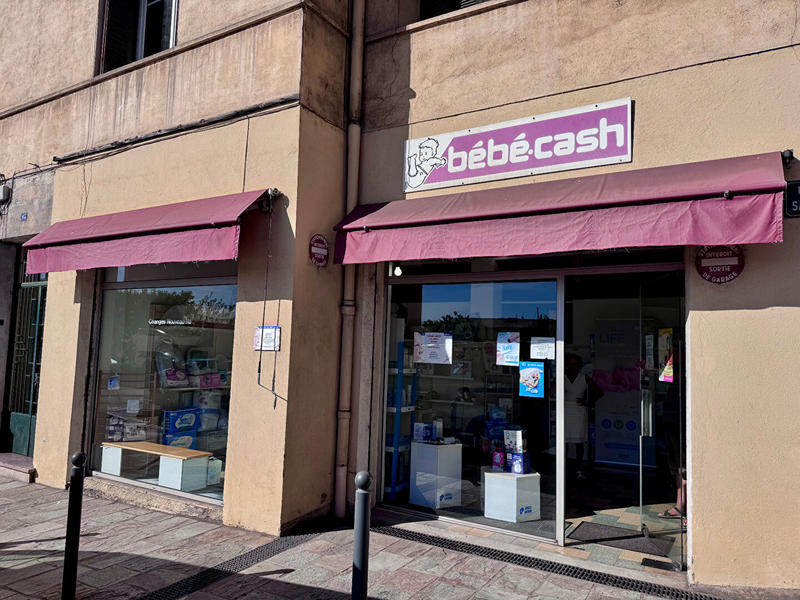 Local commercial - 85 m² - 1 pièce