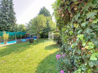 Maison - 207 m² - 8 pièces