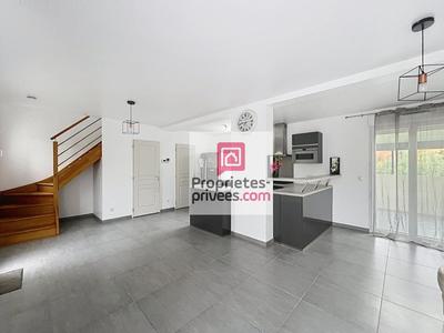 Maison - 98 m² - 5 pièces