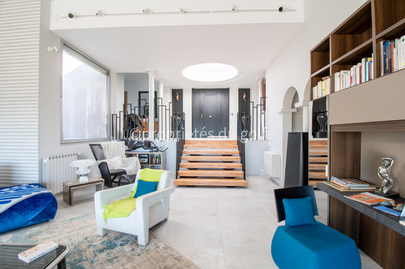 Maison - 210 m² - 5 pièces